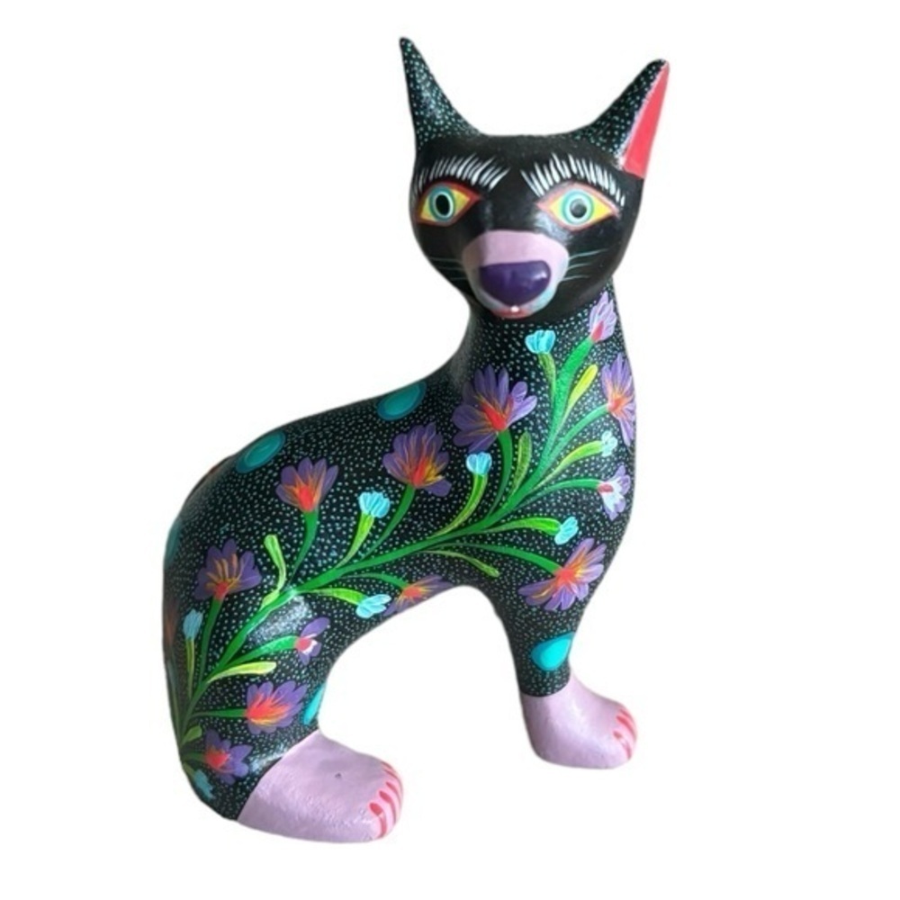 Oaxacan Wood Carving Hand Painted Cat Figurine Signed Jose Olevra Perez